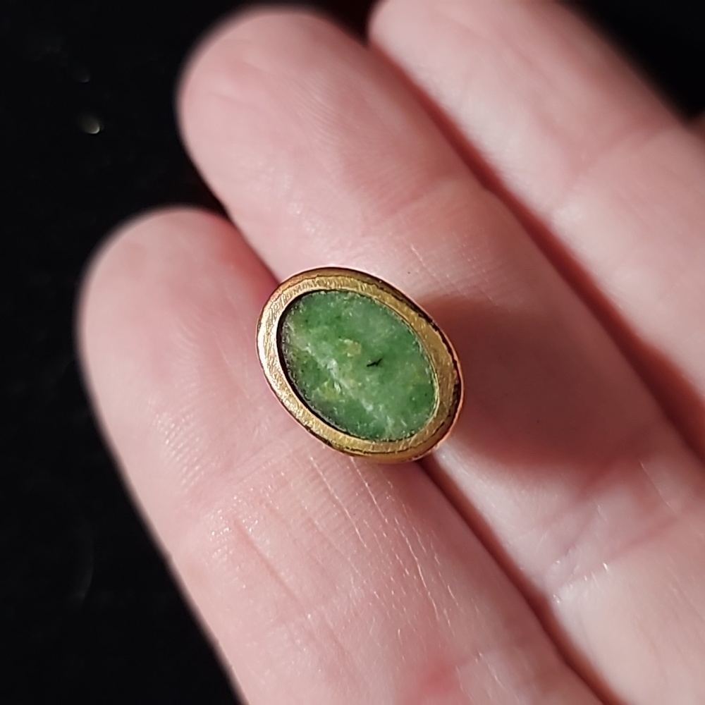 Vintage Natural Green Stone Tie Pin 🎠50 - Picture 2 of 4